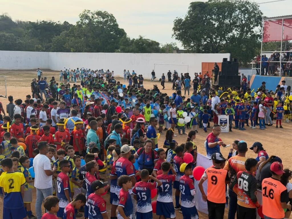 Vista de Equipos Inauguración Apertura 2026 en Paria